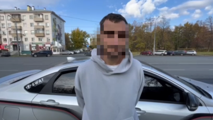 Слишком темно: челябинского водителя арестовали за тонировку автомобиля
