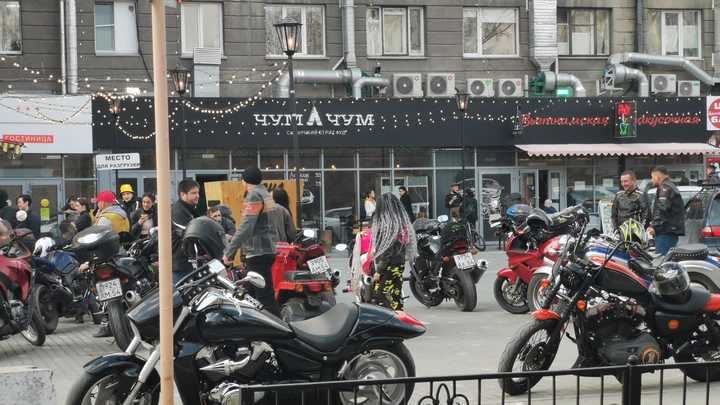 Мэрия Новосибирска требует снести ресторанный дворик в центре города