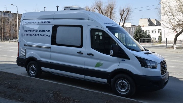 Воняет третий день! Жители Челябинска жалуются на запах тухлятины