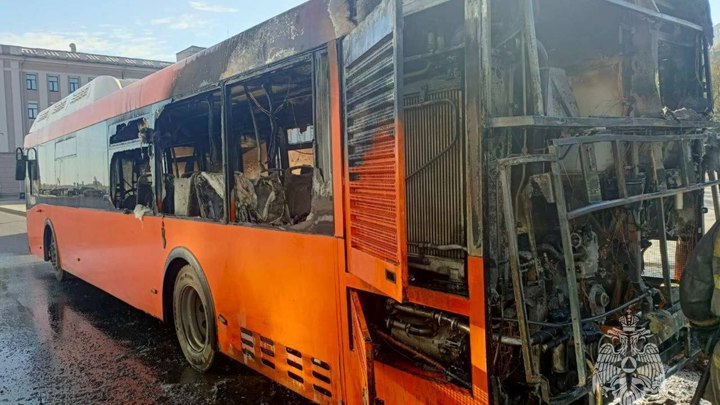 Автобус сгорел на Речном вокзале в Нижнем Новгороде
