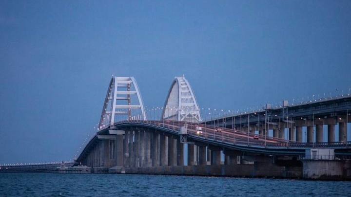 Движение морских судов и летательных аппаратов ограничено в Керченском проливе