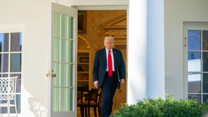 Аналитик Меркурис: Трамп не уверен во встрече с Путиным из-за разногласий окружения