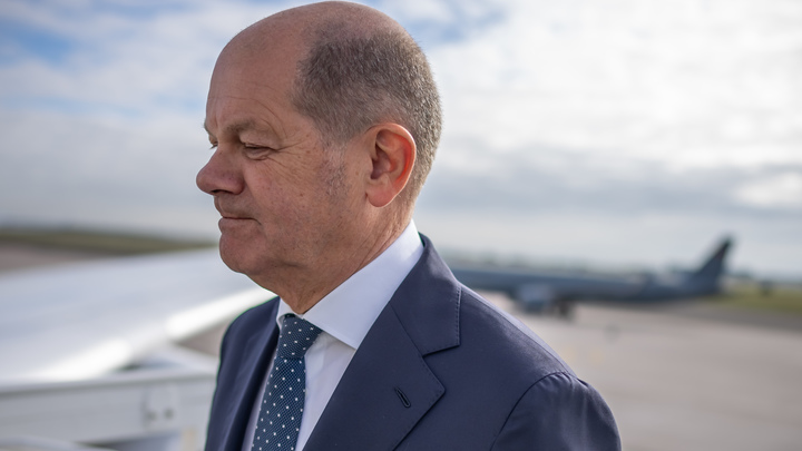 Шольц заблудился в Албании и пересёк красную линию