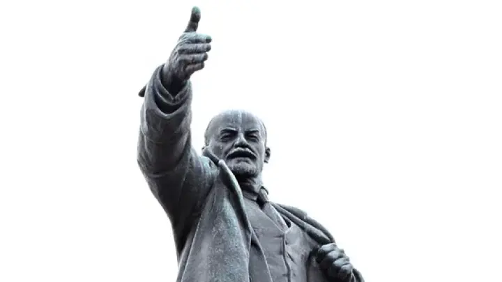 Бетонные гуси-Ленины рассмешили жителей Уфы и завирусились в соцсетях