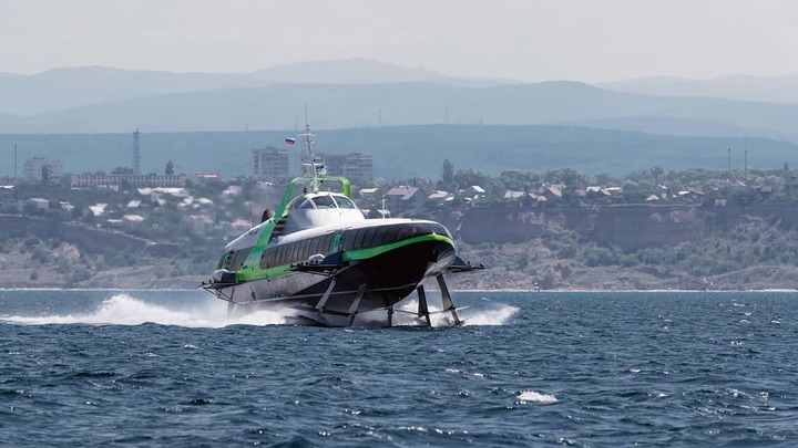 Сочи и Севастополь свяжут суда на подводных крыльях Комета-120