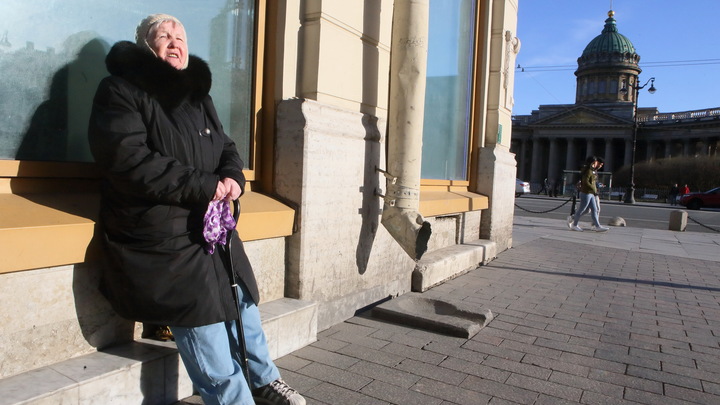 Пенсию одной купюрой на весь подъезд: Делягин описал жуткий кризис в России