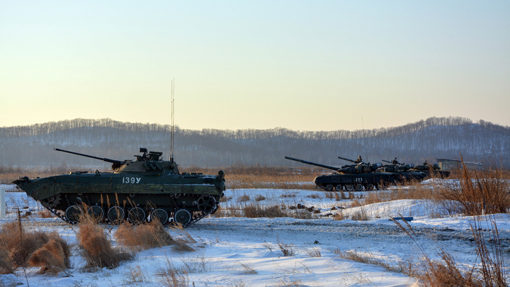 Пьяные покатушки на БМП закончились не только пробитой стеной аэродрома и штрафом