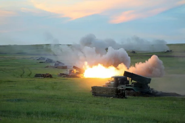 Расчёты РСЗО Град ночью наносят удары по подразделениям ВСУ в Запорожской области