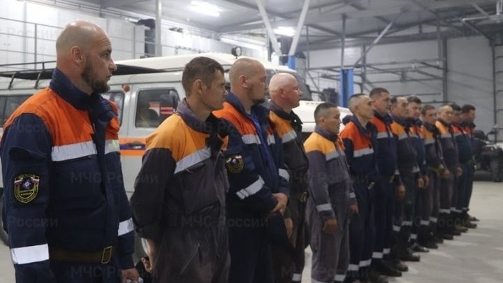 Сотрудники МЧС Свердловской области с 30 декабря перешли на усиленный режим работы