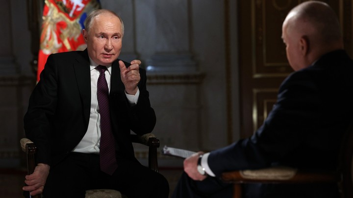 Путин отчитал Зеленского и Макрона всего одной фразой, вызвав неподдельный интерес у Запада