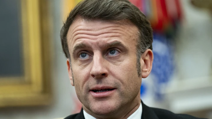 Макрон назвал неприемлемыми требования России по демилитаризации Украины