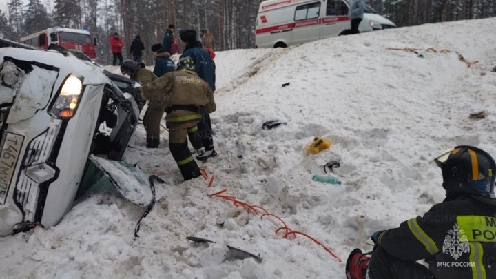 В Гусь-Хрустальном районе на трассе Р-132 при столкновении грузовика и легковушки погиб пенсионер