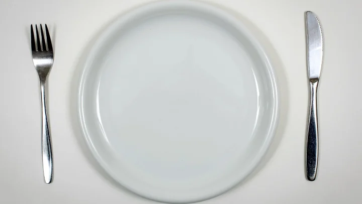 Одно партизанское видео с Украины, а так много смыслов: Кушайте, не обляпайтесь