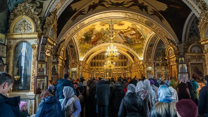 Священник Колотвин: крестить рот незачем после того, как вы зевнули в храме