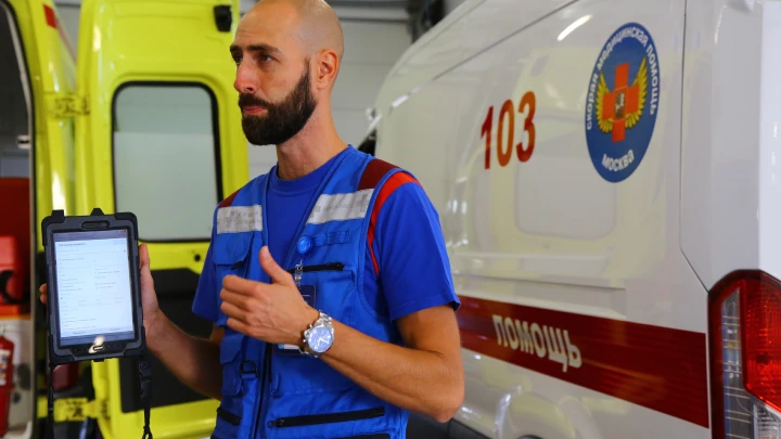 Собянин поздравил сотрудников московской скорой помощи с 106-летием службы