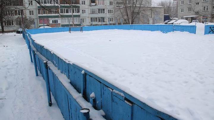 Хоккейные коробки в Петербурге будут заливать муниципальные власти