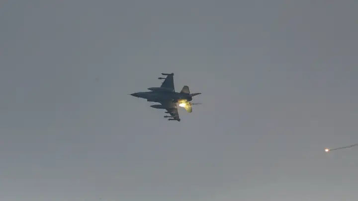 ВСУ потеряли F-16 и лётчика: массированный ночной удар русских войск