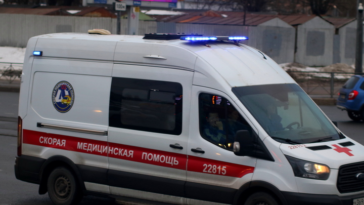 Массовое ДТП с фурой на Комендантском отправило в больницу шесть человек