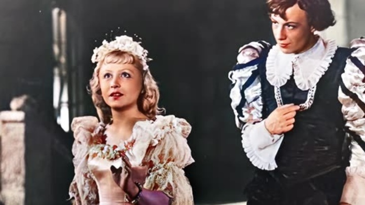 Сказка: как реставраторы чёрно-белую Золушку раскрашивали