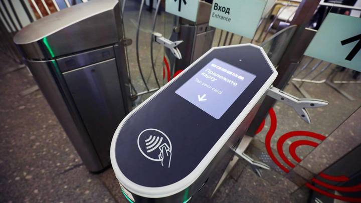 Что изменят в новых турникетах столичного метро по просьбам пассажиров