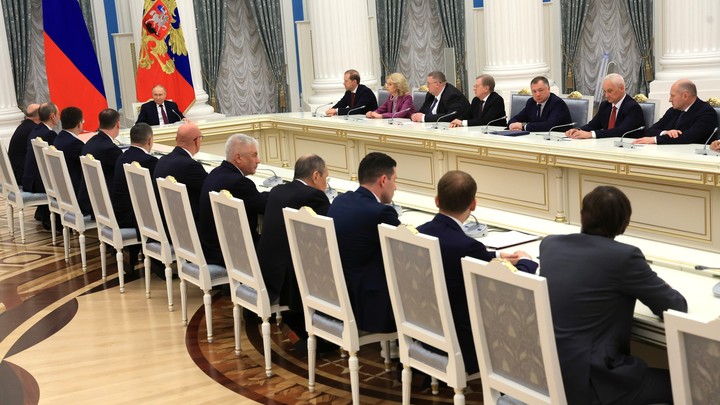 Экономика, мигранты, работа, семьи: Новое правительство получило особый наказ русских патриотов