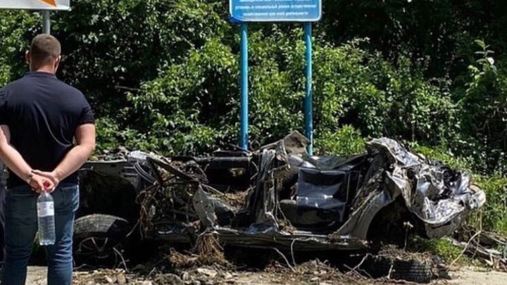 На одном из пляжей Сочи нашли тело 10-летней девочки из унесенной рекой машины