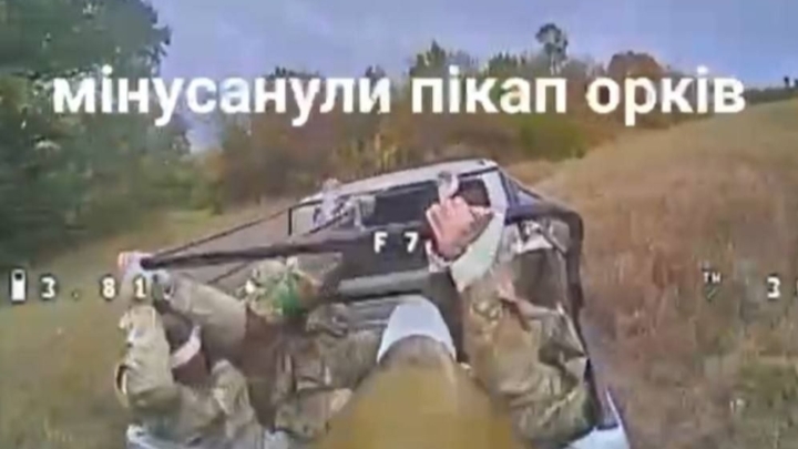 Украинцы сняли на видео уничтожение дроном своих - четырех пленных бойцов ВСУ
