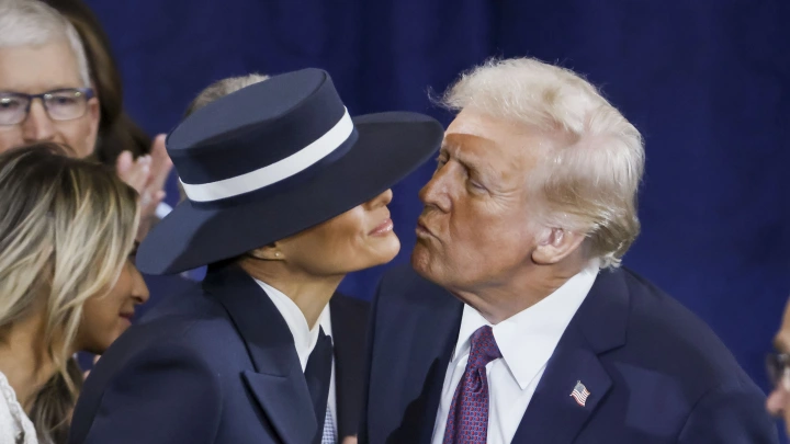 Тайная роль жены Трампа: Как она влияет на решения по Украине. Президент решился на признание