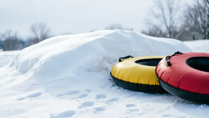 Смертельный спуск: сошедший снег накрыл двоих детей на тюбинге