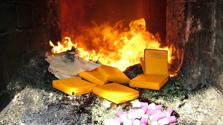 В Оренбургской области задержали автобус с наркотиками: 30 килограммов в тайниках