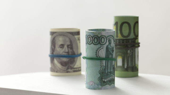 Валютные махинаторы под руководством жительницы Искитима вывели за границу 3,2 млрд рублей