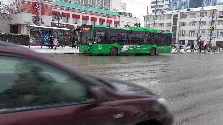 За 4 дня до Нового года на улицы Екатеринбурга вышли 15 новых автобусов