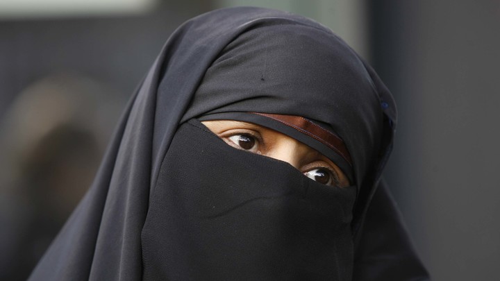 Запрет на никаб в России. Что сказали в Кремле?