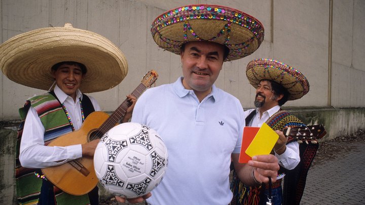 Синоптик заявил, что русских спасёт мексиканская шляпа