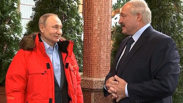 Лукашенко пожаловался Путину на снег