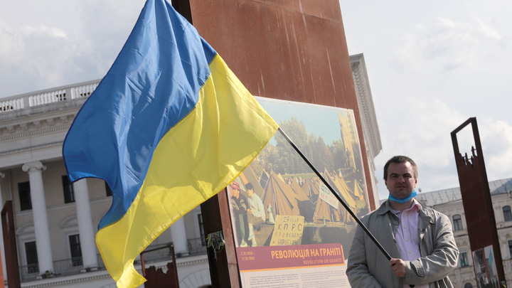 Не Минск, так Навальный: Киев уговаривает Запад на антироссийские санкции