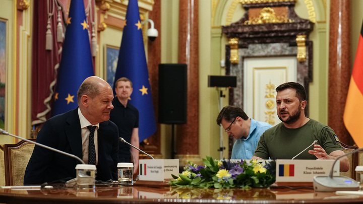 Советник МВД Украины: Макрон, Шольц и Драги хотят уговорить Киев возобновить переговоры с Москвой