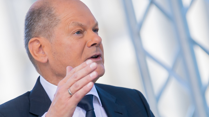 Неожиданное признание Шольца о спецоперации прозвучало в прямом эфире: Очень великая страна