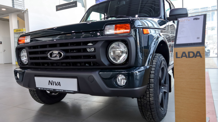 «АвтоВАЗ» приостановил отгрузку внедорожников Lada Niva