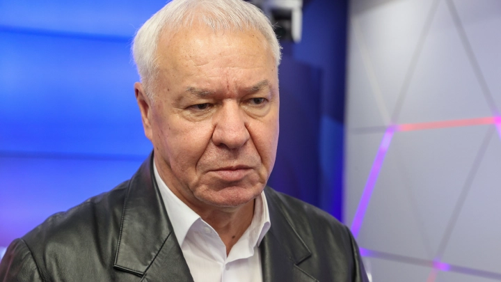 Комментарий русского генерала прервал загадочный голос: Бомбить их!