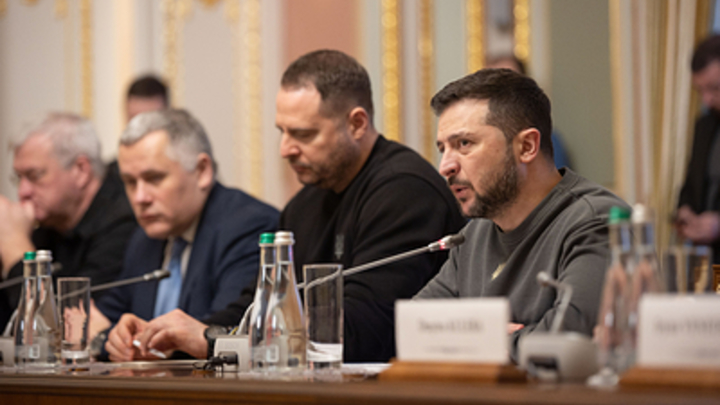 Президент Латвии опубликовал фото из бомбоубежища в Киеве во время атаки дронов