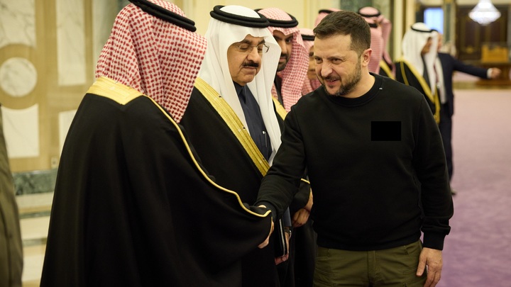 Хитрый ход Зеленского превратился в цирк: Скрытые смыслы поездки парня в хаки к саудитам