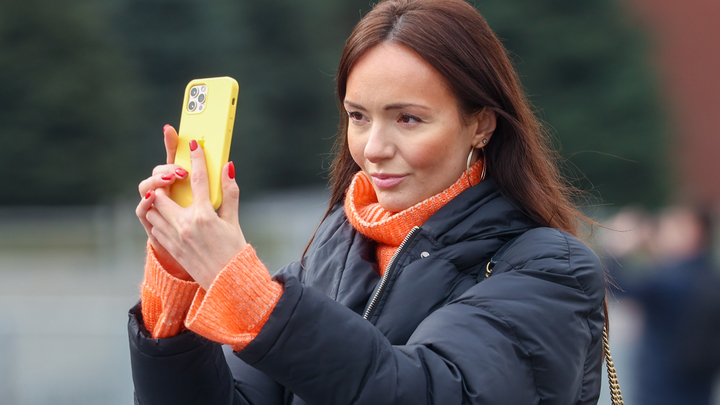 Как стать известным за 15 минут. Девушка попыталась унизить русского мужика в чате знакомств и сделала из него звезду соцсетей