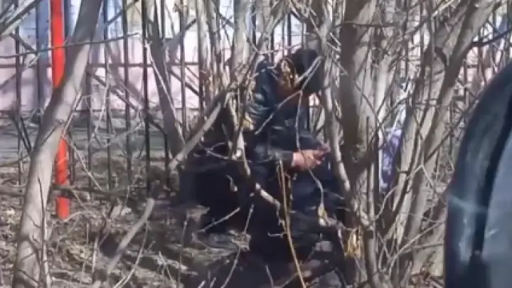 Наркоторговцы делают закладки прямо возле школы в Челябинске