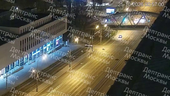 Мотоциклист сбил пешехода на Варшавском шоссе в Москве. ДТП попало на видео