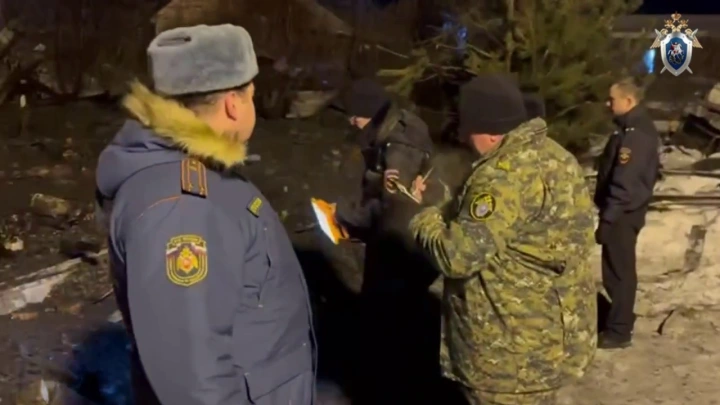 СК возбудил уголовное дело после гибели четверых детей и их бабушки в Славном