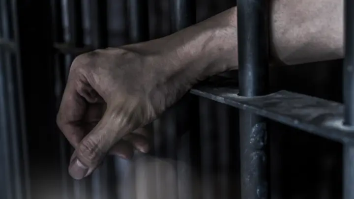 Турист попал в Марокко в тюрьму за видео с пожертвованием попрошайкам