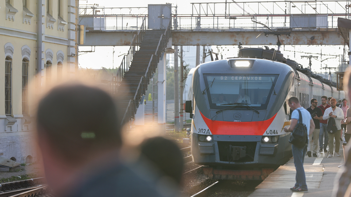 В Екатеринбурге на Вторчермете внезапно встали электрички