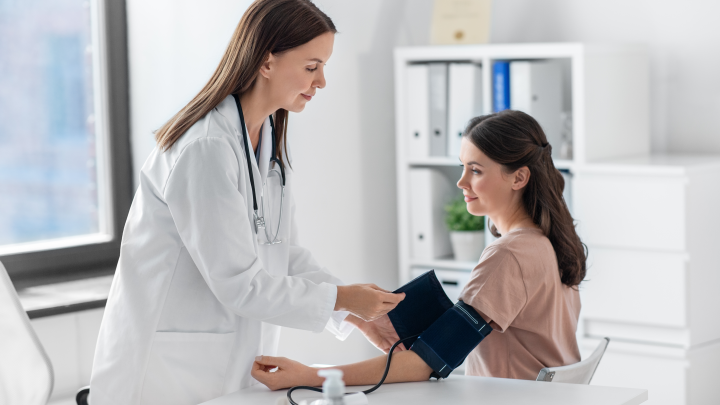 Давление снижается: популярный витамин показал неожиданный эффект