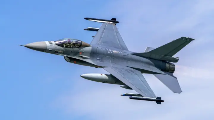 Бред сегодняшнего дня. Британия обвиняет Россию в наведении лазеров на британские самолёты